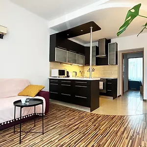 https://apt-cozy-near-krakus-mound.krakowhotelspoland.com